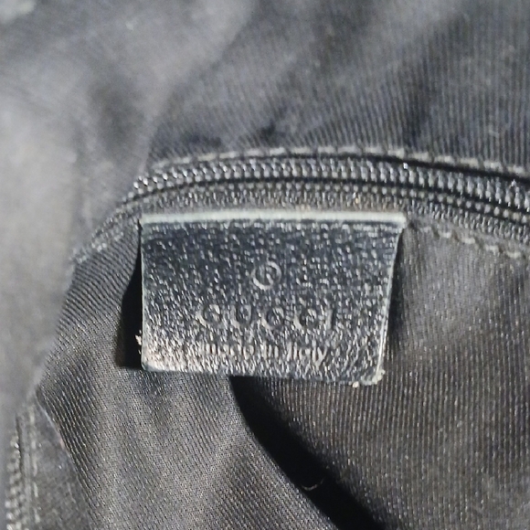 Gucci Black Monogram Shoulder Bag - Picture 13 of 16